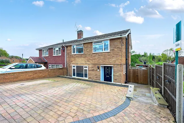 Ash Close, Ash, Guildford, Surrey, GU12 6AR, photo 1