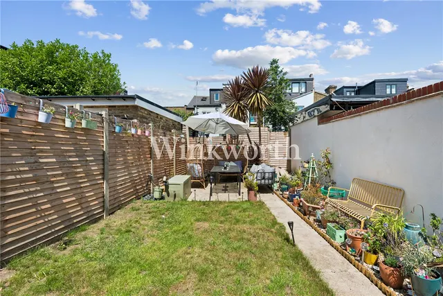 Belton Road, London, N17, photo 2