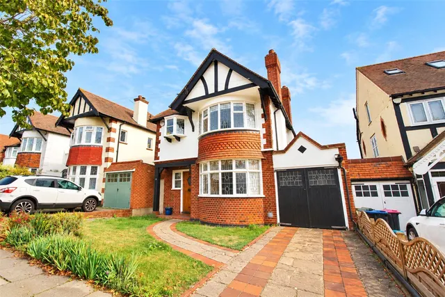 Medway Crescent, Leigh-on-Sea, SS9, photo 1