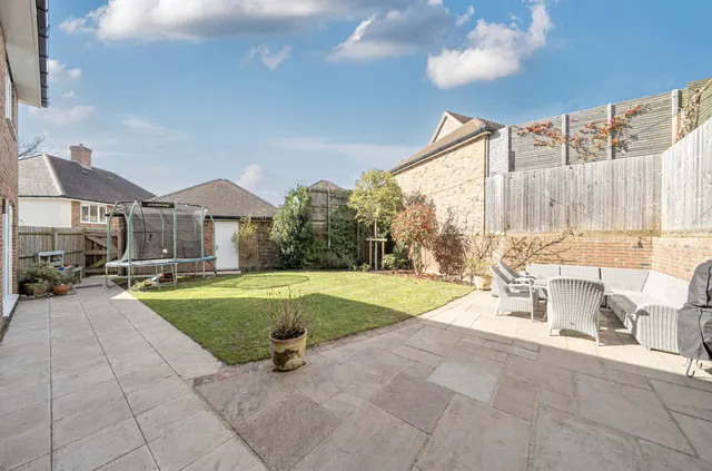 Photo 2 — Billingshurst, RH14 9ZT