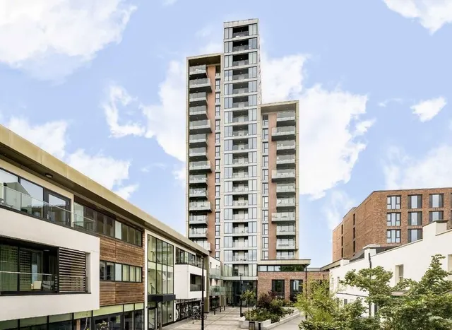 Corsican Square, Bow, E3, photo 2