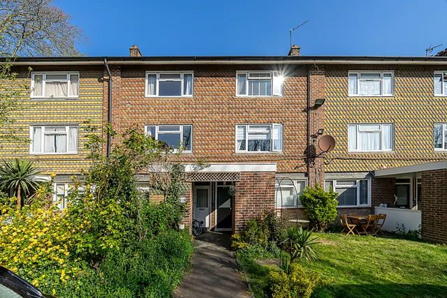 Bolton Road, London, W4, photo 1