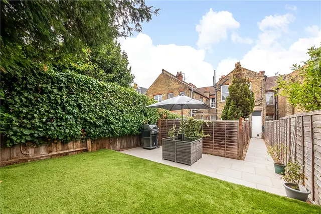 3 bedroom flat, Tranmere Road, London, SW18