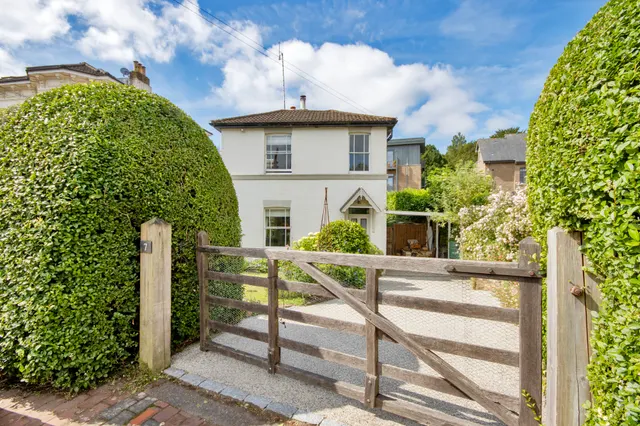 2 bedroom house — Park Road, Tunbridge Wells, Kent, TN4 9JN