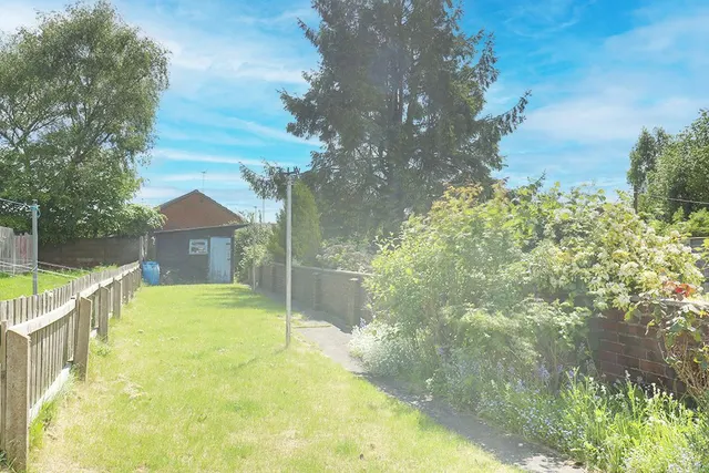 Photo 2 — Bromford Lane, West Bromwich, B70 7HS
