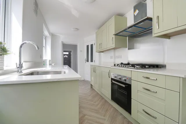 Photo 3 — Bromford Lane, West Bromwich, B70 7HS