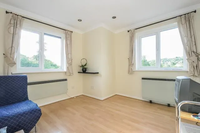 Abercromby Avenue, High Wycombe, HP12, photo 2