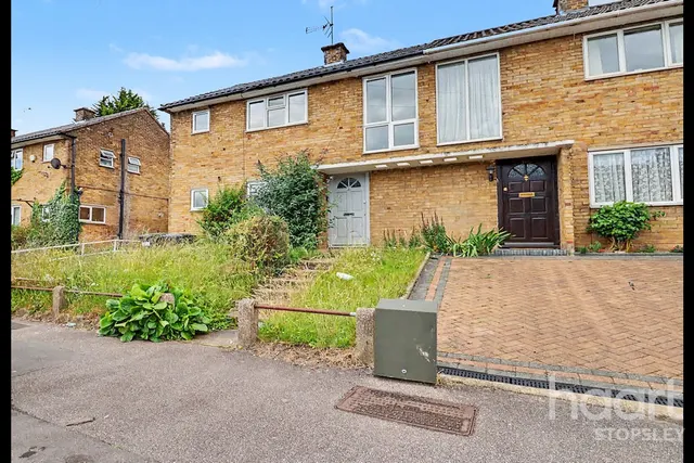 Eaton Valley Road, Luton, LU2, photo 1