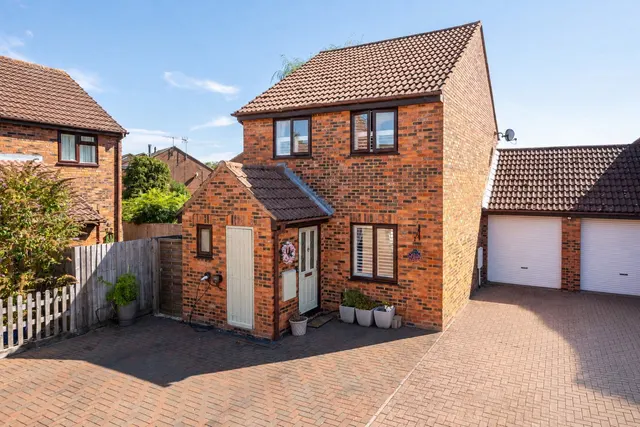3 bedroom house — Nan Aires, Wingrave, Buckinghamshire