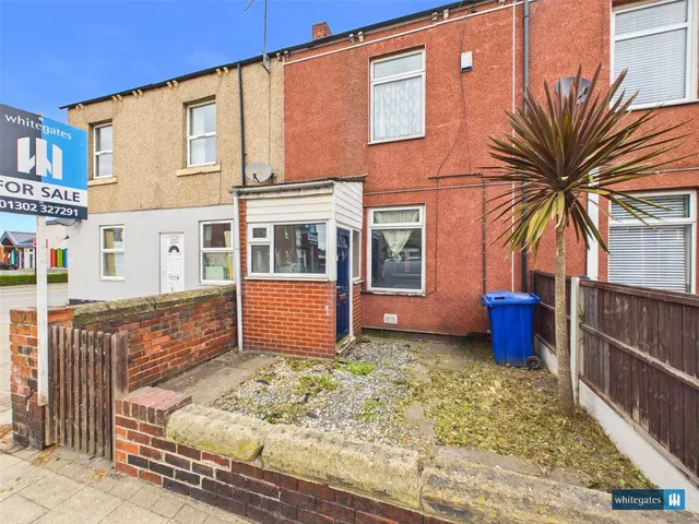 Doncaster Road, Goldthorpe, S63, photo 1