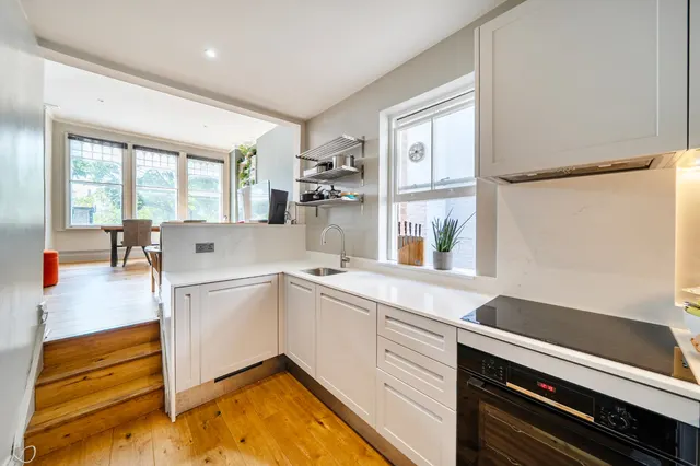 Photo 3 — Tetherdown, Muswell Hill, London, N10