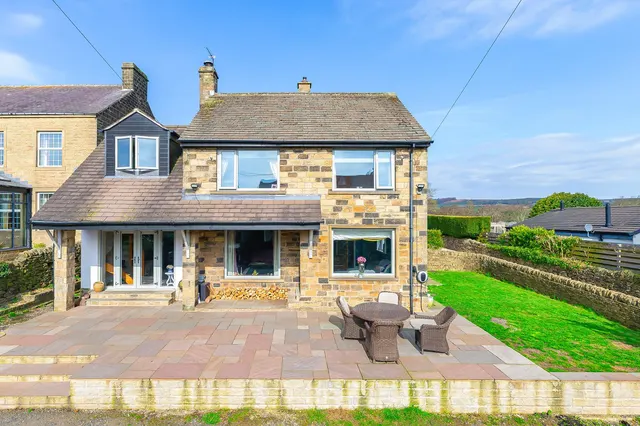 Otley Road, Bingley, BD16, photo 1