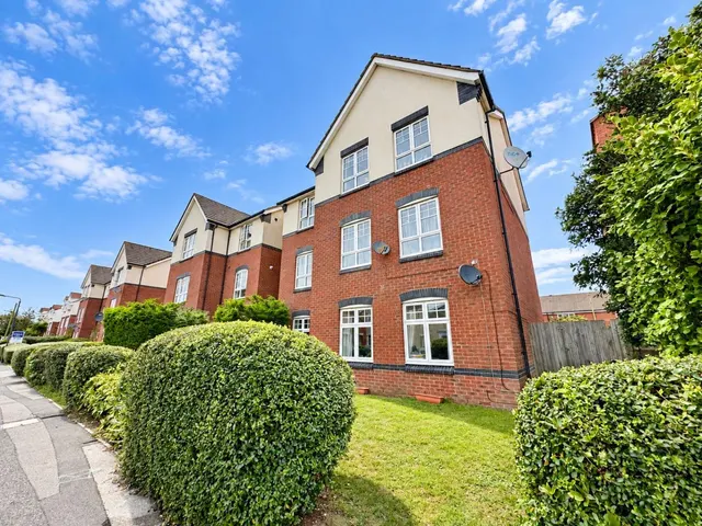 Malmesbury Park Road, BH8, photo 3