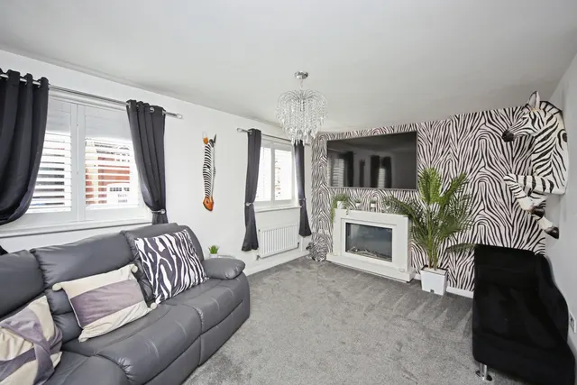 Quayle Court, Kidderminster, DY11, photo 2