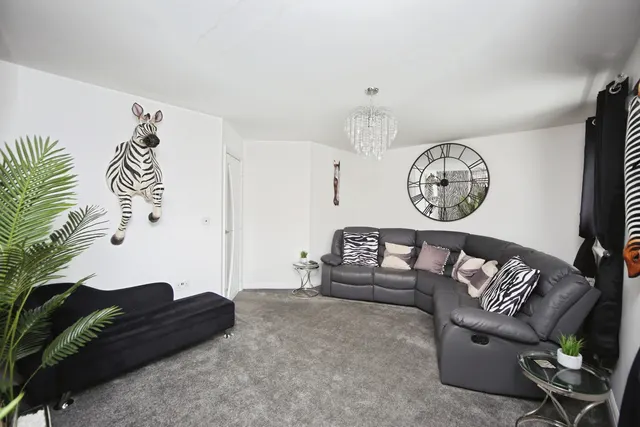 Quayle Court, Kidderminster, DY11, photo 3