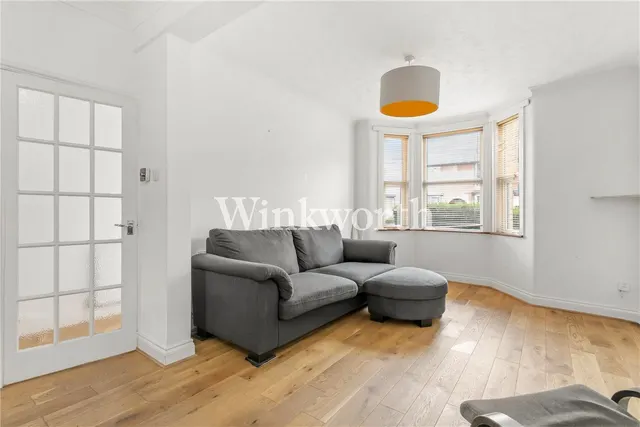 Waltheof Avenue, London, N17, photo 2