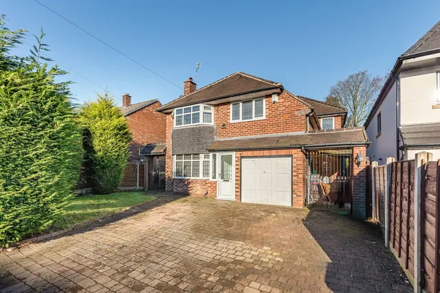 Warburton Close, Altrincham, photo 1