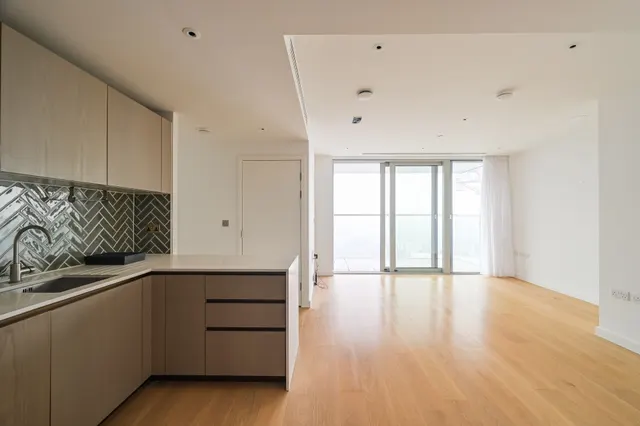 Photo 2 — Flat 2404, 145 City Road, London