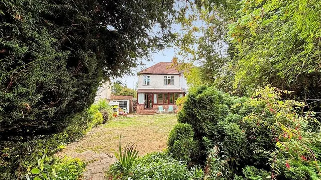 Selsdon Park Road, South Croydon, photo 2