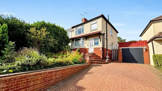 Selsdon Park Road, South Croydon, photo 1