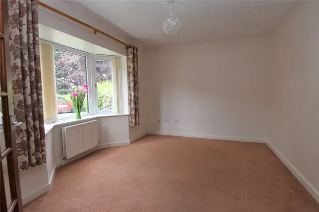 Photo 3 — St. Georges Crescent, Droitwich, Worcestershire, WR9 8HJ