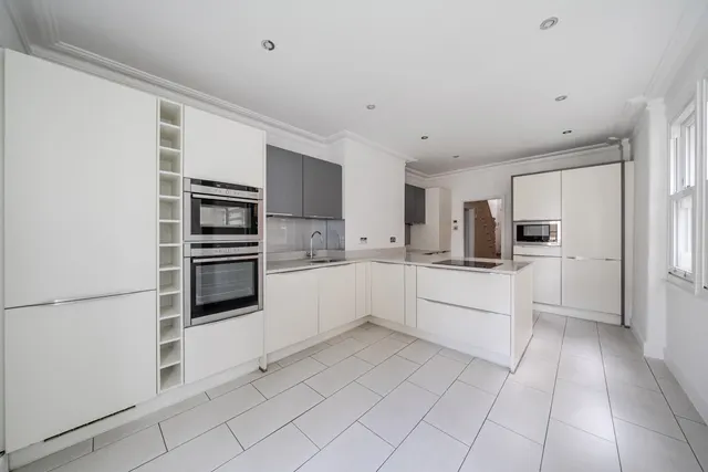 Photo 3 — Acris Street, London, SW18