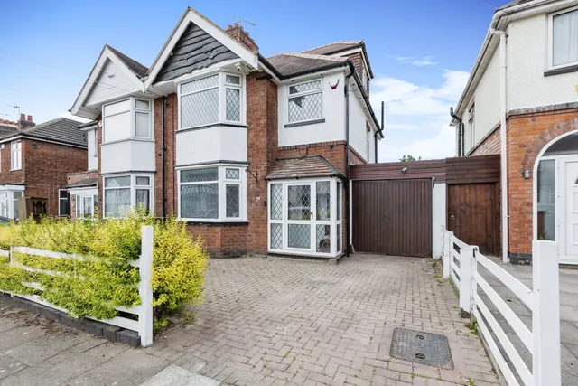Sandringham Avenue, Rushey Mead, Leicester, photo 1