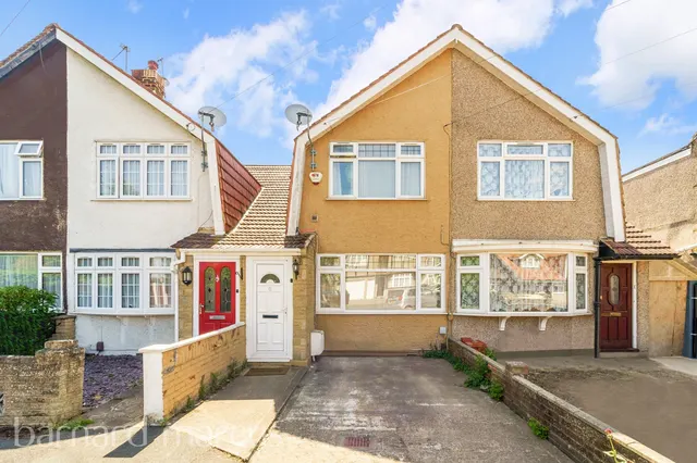 Hereford Road, Feltham, photo 1