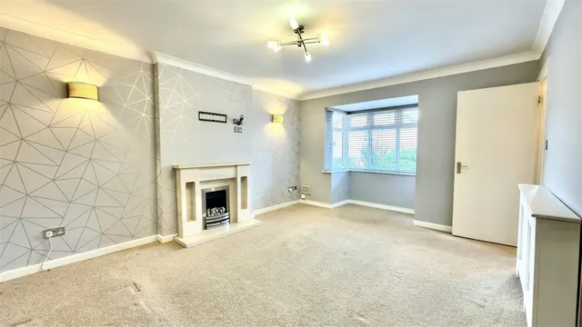 Rutland Drive, Tamworth, B78, photo 3