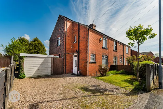Oaks Avenue, Bolton, BL2 3BY, photo 1