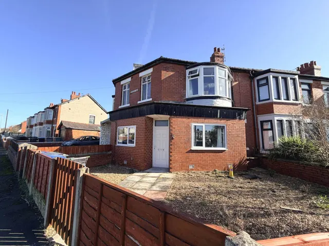 1 bedroom flat — Marton Drive, Blackpool, FY4 3EU