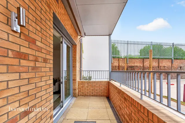 High Road, Finchley, N12, photo 3