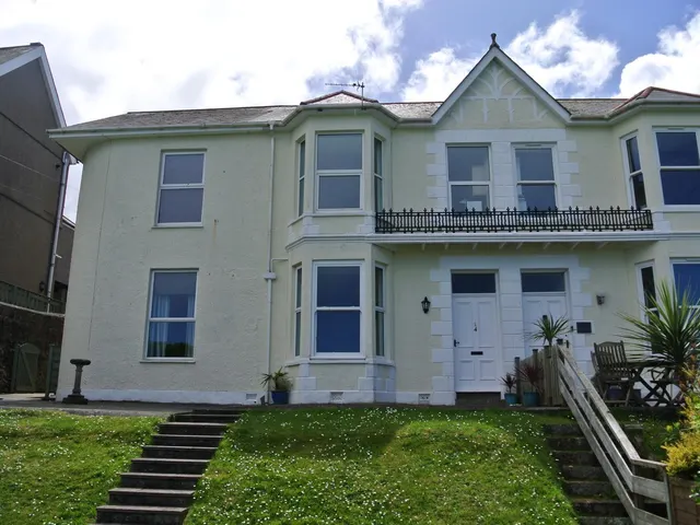 Headland Road, St. Ives, TR26