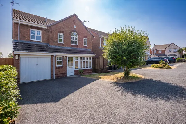 Valencia Road, Bromsgrove, Worcestershire, B60 2SA, photo 1