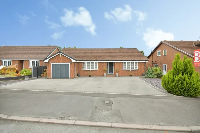 Alma Street, North Wingfield, Chesterfield, Derbyshire, S42, photo 1