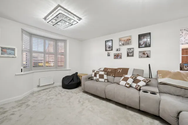 Poppy Road, Wilmslow, photo 3