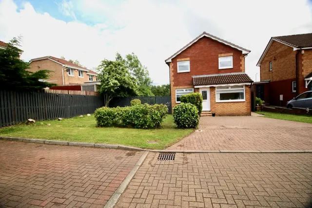 Dunellan Gardens, Moodiesburn, G69 0GE, photo 1