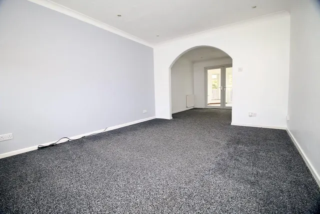 Photo 2 — Dunellan Gardens, Moodiesburn, G69 0GE