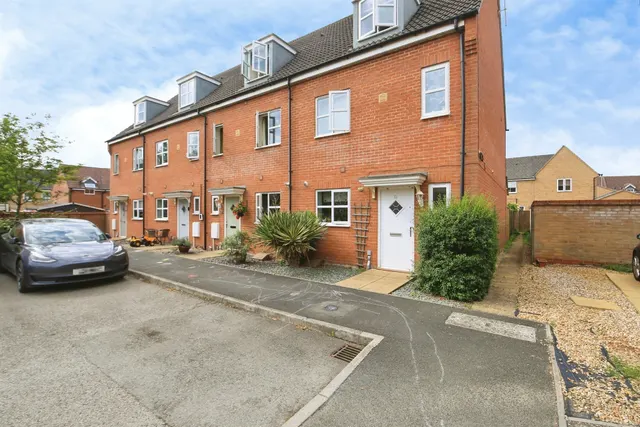 Scott Drive, Peterborough, PE7, photo 1