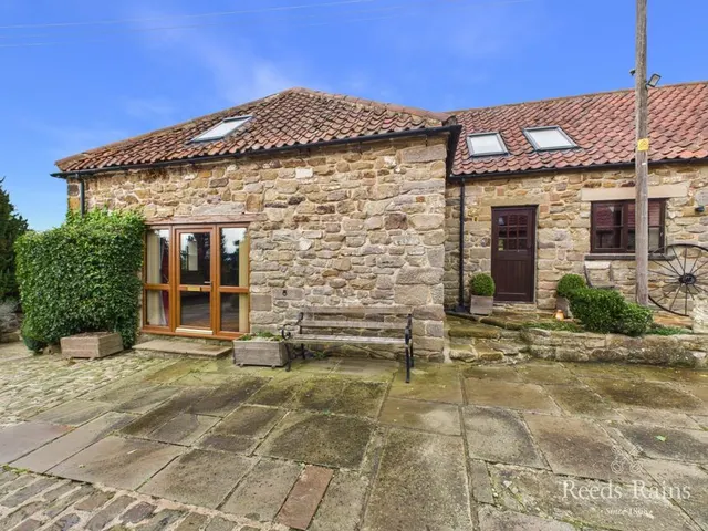 Commondale, Whitby, YO21, photo 2