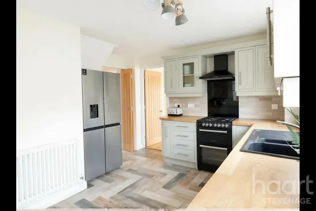 Chepstow Close, Stevenage, SG1, photo 3