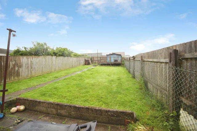 Photo 2 — Ael Y Bryn, Beddau, Pontypridd