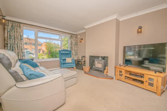 Dell Close, Fair Oak, SO50, photo 1