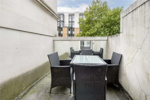 Photo 3 — Ennismore Gardens, Knightsbridge, London, SW7 1NP