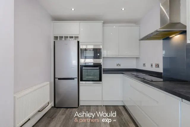Earlswood Road, Kingswinford, DY6, photo 3