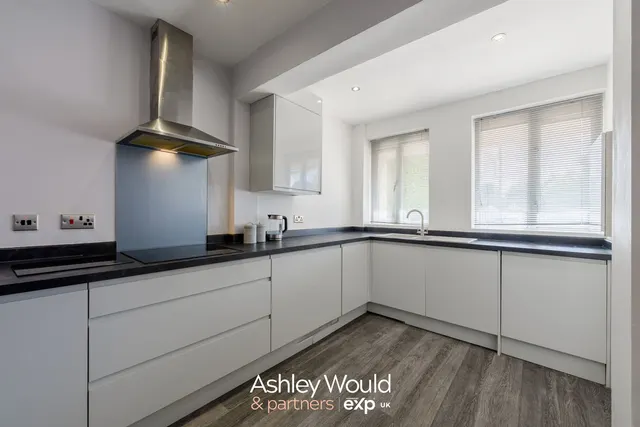 Earlswood Road, Kingswinford, DY6, photo 2