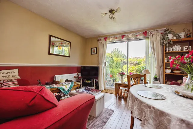 Brookmead Court, Farnham, GU9, photo 3
