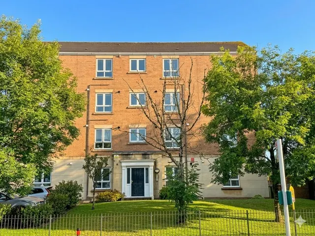 2 bedroom flat, Beacon Park Road, Beacon Park, PL2