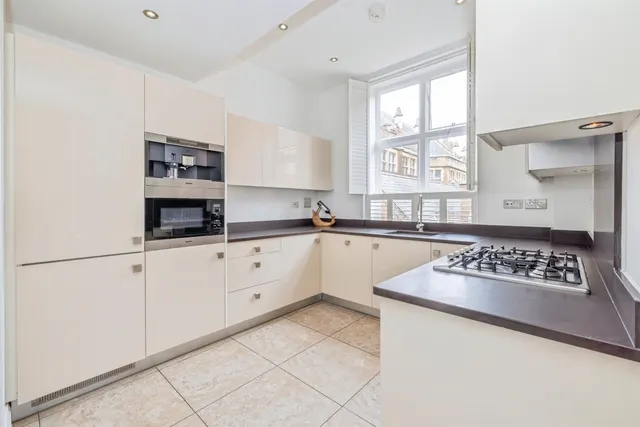 Photo 2 — King Edward Place, Bushey