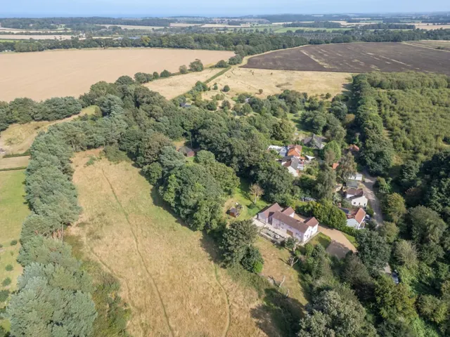 Hillside Loke, Roughton, NR11, photo 2